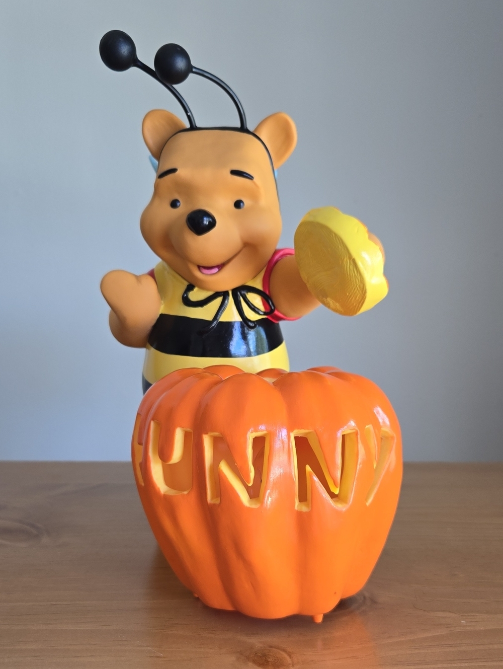 Vintage Winnie the Pooh Halloween Light Up Pumpkin
